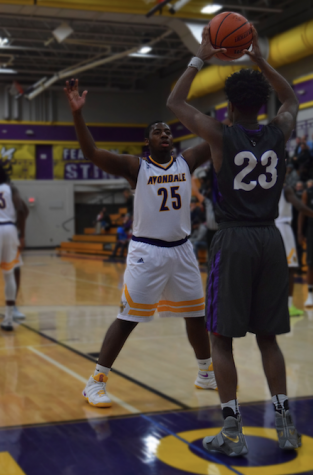 BHHS Men’s Varsity Basketball suffers last-second loss against Avondale
