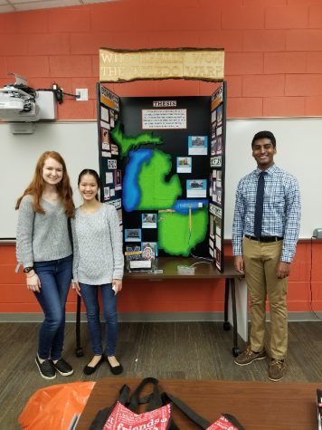 Sophomores Prepare for District History Competition